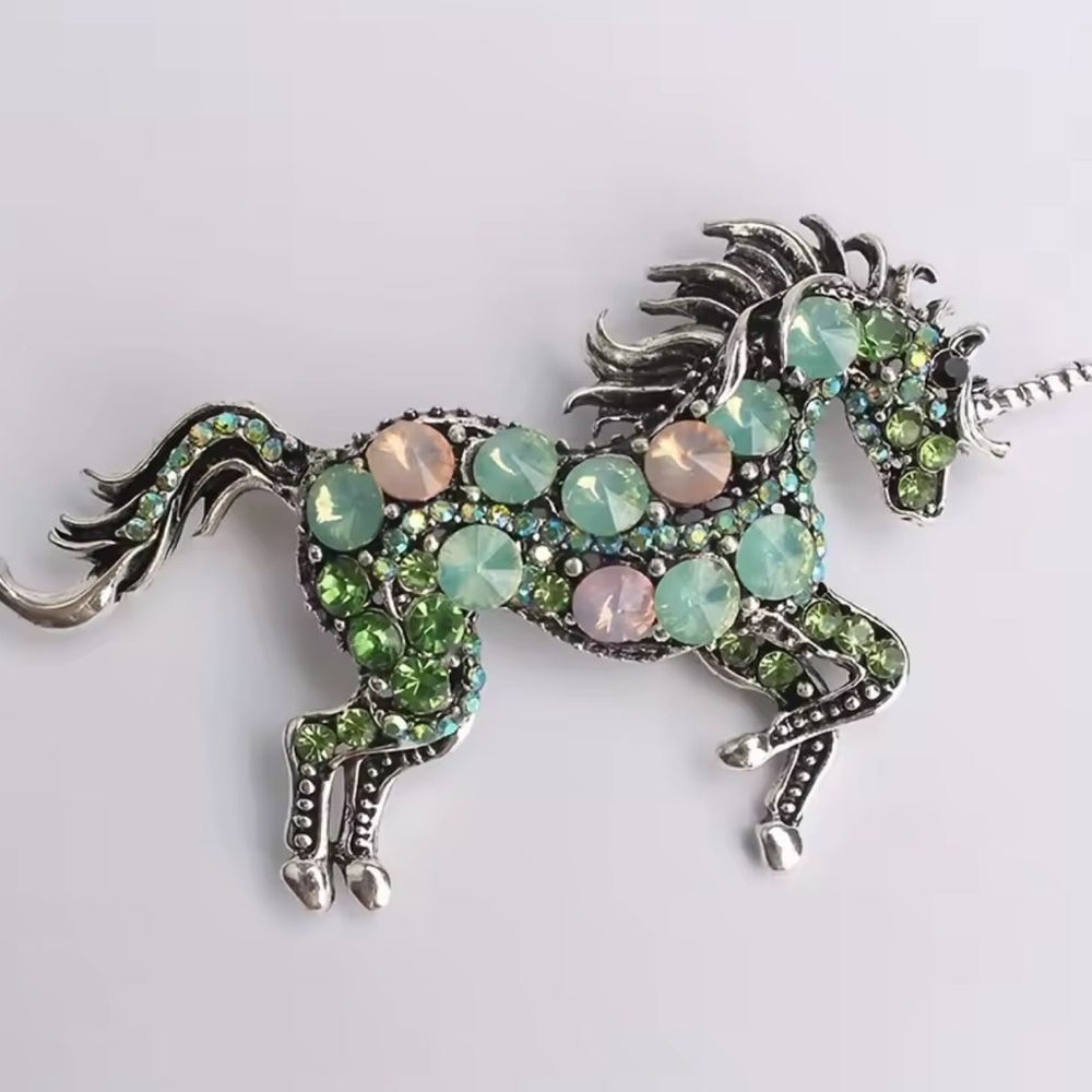 Betsey Johnson Unicorn Gemstone Crystals Silver Brooch - Picture 6 of 6